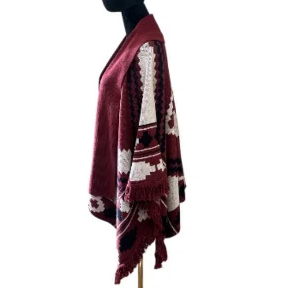 Authentic L’AGENCE Austin Jacquard Cape in Red Aztec | Size XXS - Picture 5 of 12